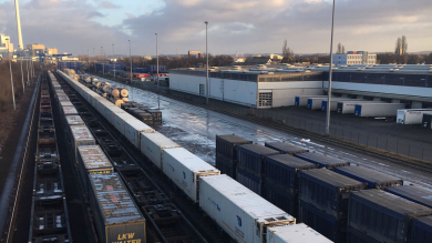В Москву прибыл первый ускоренный рефрижераторный поезд, состоящий из инновационных автономных рефрижераторных контейнеров